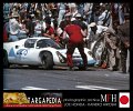 228 Porsche 910-8 R.Stommelen - P.Hawkins b - Box (1)